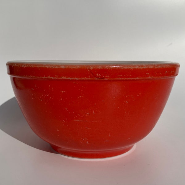 1940's early Pyrex 402 unnumbered primary red 7" across mixing bowl sturdy kitchenware for daily use has DISHWASHER DAMAGE & SCRATCHES