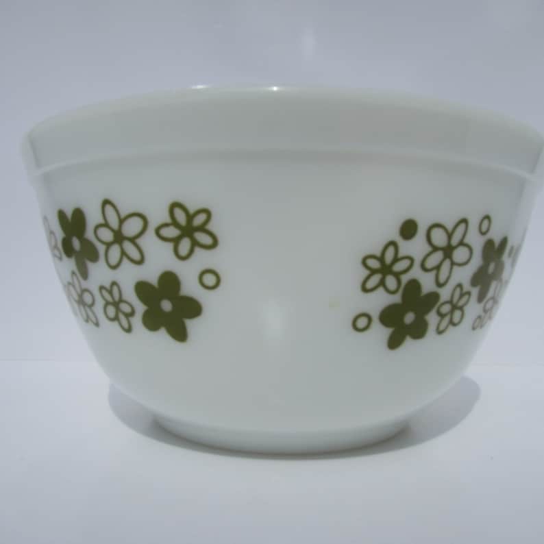 Vintage Pyrex 402 SPRING BLOSSOM 1st version mixing bowl 7 Crazy Daisy nesting bowl 1972-1978 very good condition 1970/'s Avocado Green!
