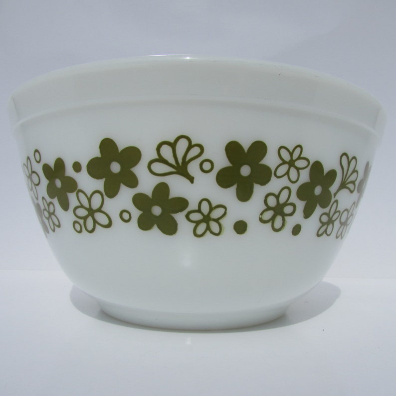 Vintage Pyrex 402 SPRING BLOSSOM 1st version mixing bowl 7 Crazy Daisy nesting bowl 1972-1978 very good condition 1970/'s Avocado Green!