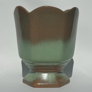1980's Frankoma hexagonal vase with scalloped rim & pedestal base vintage footed planter  in prairie green Frankoma 65 Oklahoma art pottery