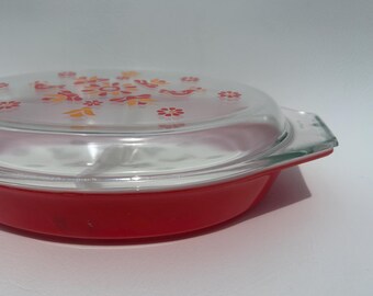 1970's Pyrex friendship divided dish with lid vintage Pyrex serving piece with clear glass patterned lid Pyrex 063