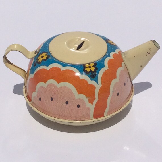 pink toy kettle