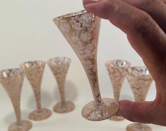 1960's set of 6 small pink splatter glasses with gold trim vintage V shaped cocktail glass