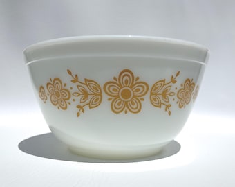 vintage 1970's Pyrex butterfly gold mixing bowl vintage nesting bowl with gold flowers & butterflies retro Pyrex 402 serving dish