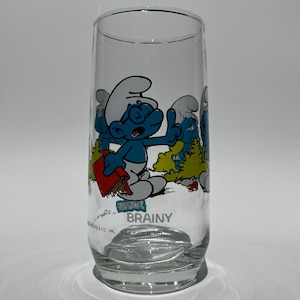 vintage 1982 Brainy Smurf glass Peyo designed cartoon character glassware Brainy & other Smurfs Hardees promo tumbler by Wallace Berrie
