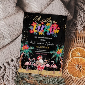 Kerstluau-uitnodiging, bewerkbare strandkerstfeest tekensjabloon, Hawaiiaanse kerst Luau-feestuitnodiging, tropische kerstman nodigt uit downloaden