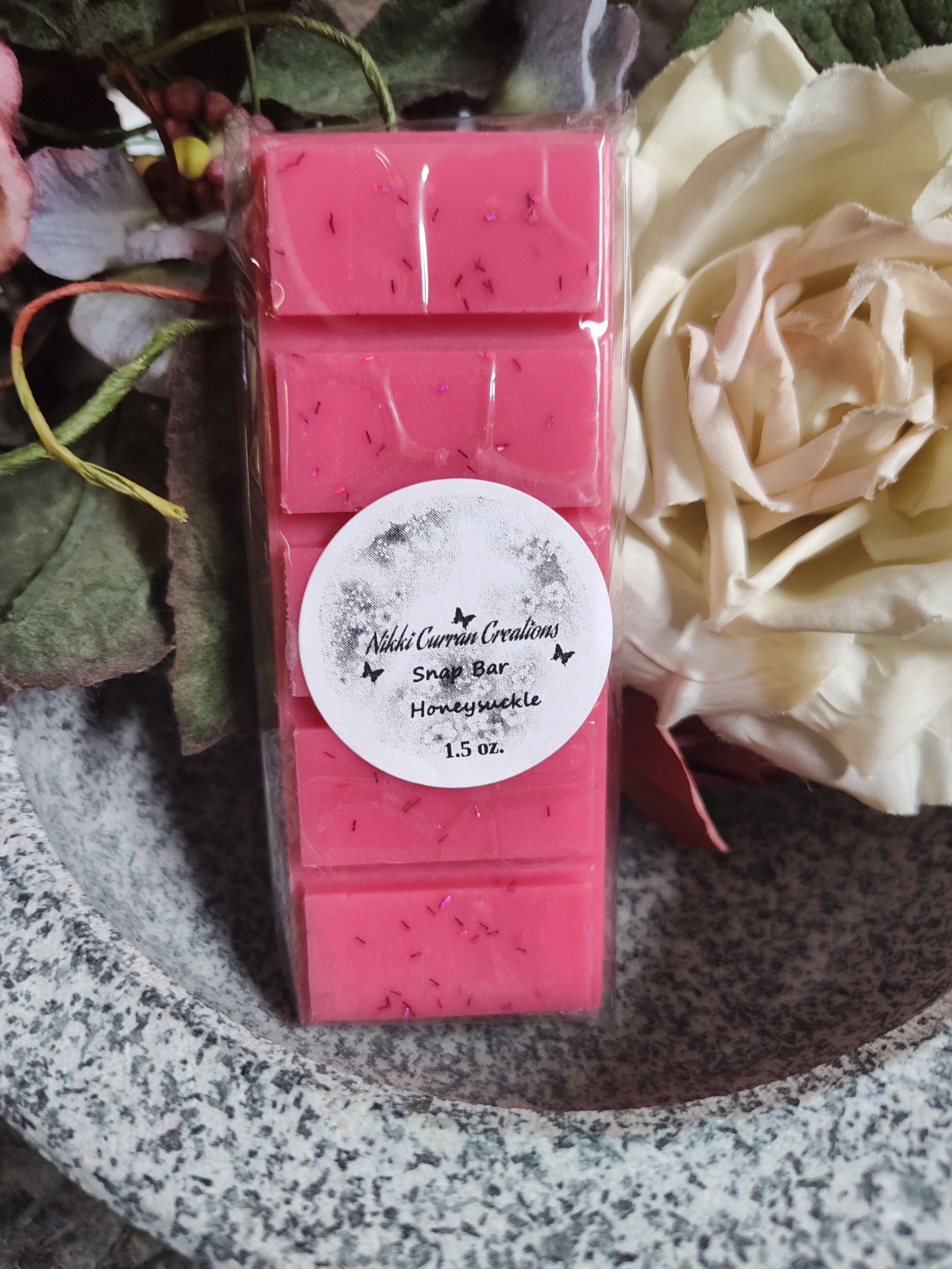 Honeysuckle Scented Wax Melt Snap Bars 1.5 oz. Floral Fragrance Strong Scented Glitter Wax Melts for Warmer