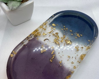 Resin tray for blue and purple jewelry