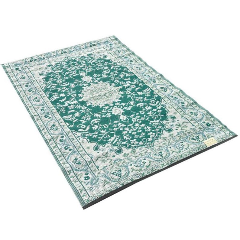 Grüner orientalischer OutdoorTeppich für Garten und