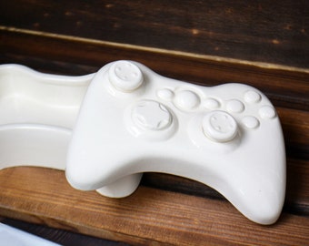 Ceramic Gamer Keepsake Box Personalized with Gamertag - Gift for Him or Her - Gamer Gifts - Gift Box Included