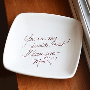 Plato de recuerdo de cerámica con escritura a mano: añade una nota manuscrita de mamá, papá o cualquier ser querido. Regalo conmemorativo familiar.