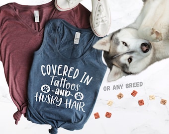 Täckt av tatueringar och huskyhårskjorta eller linne - tatuerad huskymammaskjorta - tatueringar och siberian husky - tatueringar och huskyar tatuerad hundmamma