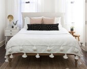 White Moroccan blanket,pom pom blanket,throw blanket,pompom throw,cotton blankets,woven blanket,boho blanket, handwoven Moroccan blankets