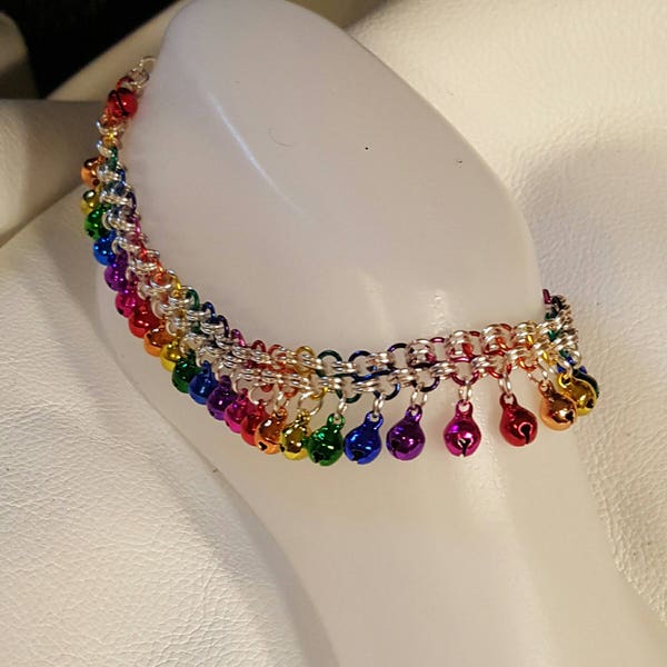 Arc en ciel et argent bracelet de cheville avec clochettes esclave, cloches d’arc en ciel, cheville arc en ciel, gay pride, LGTBQ, livraison gratuite