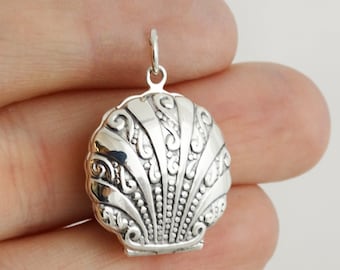 Clam Shell Locket - 925 Sterling Silver - Holds 2 Photos Beach Sea Nautical