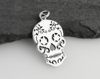 Sterling Silber Sugar Skull Anhänger - Detaillierte Tag der Toten Anhänger 20 mm x 13 mm