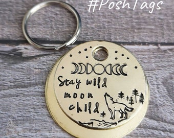 Stay wild moon Kind - heulender Hund Wolf wilde Mondphasen - handgestempelt auf Bestellung Haustier Hund ID-Anhänger #PoshTags Halsband Weihnachten Geschenkidee