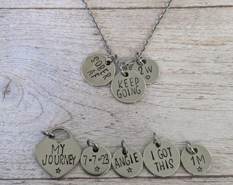 Halsband för nykterhetsresa - personliga markörer, motivation för milstolpar #PoshTags