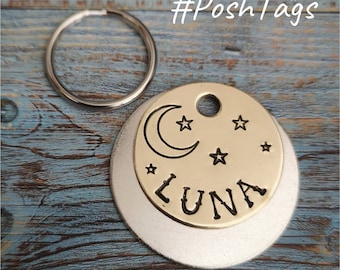 Médaillon de chien lune et étoiles - estampé à la main fait sur commande étiquette d'identification de chien de compagnie collier idée de cadeau de Noël