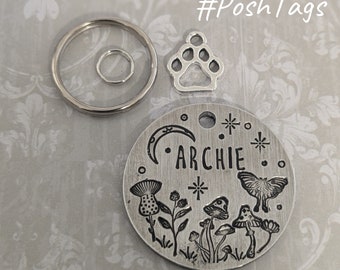 Polilla luna, setas venenosas, luna y flores silvestres - Fairycore - Doble cara - 2 tamaños - etiqueta de identificación de perro gato mascota #PoshTags Collar Idea de regalo de Navidad
