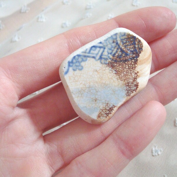 Sea pottery brooch handmade broken ceramic pin sterling silver from river Thames foreshore mudlark mudlarking London vintage