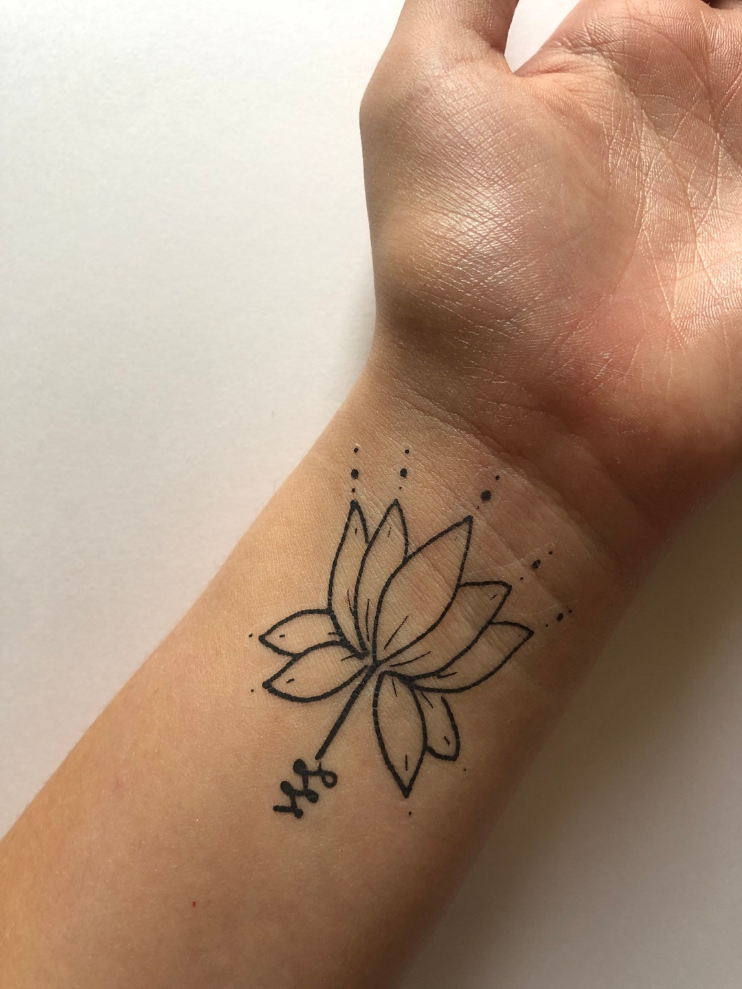 Tatouage Fleur De Lotus Poignet Femme Lotus tatouage temporaire / Main dessiné tatouage temporaire / - Etsy France