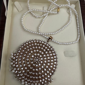 Handmade Kundan Pendant Mala: Antique Indian Pearl Necklace