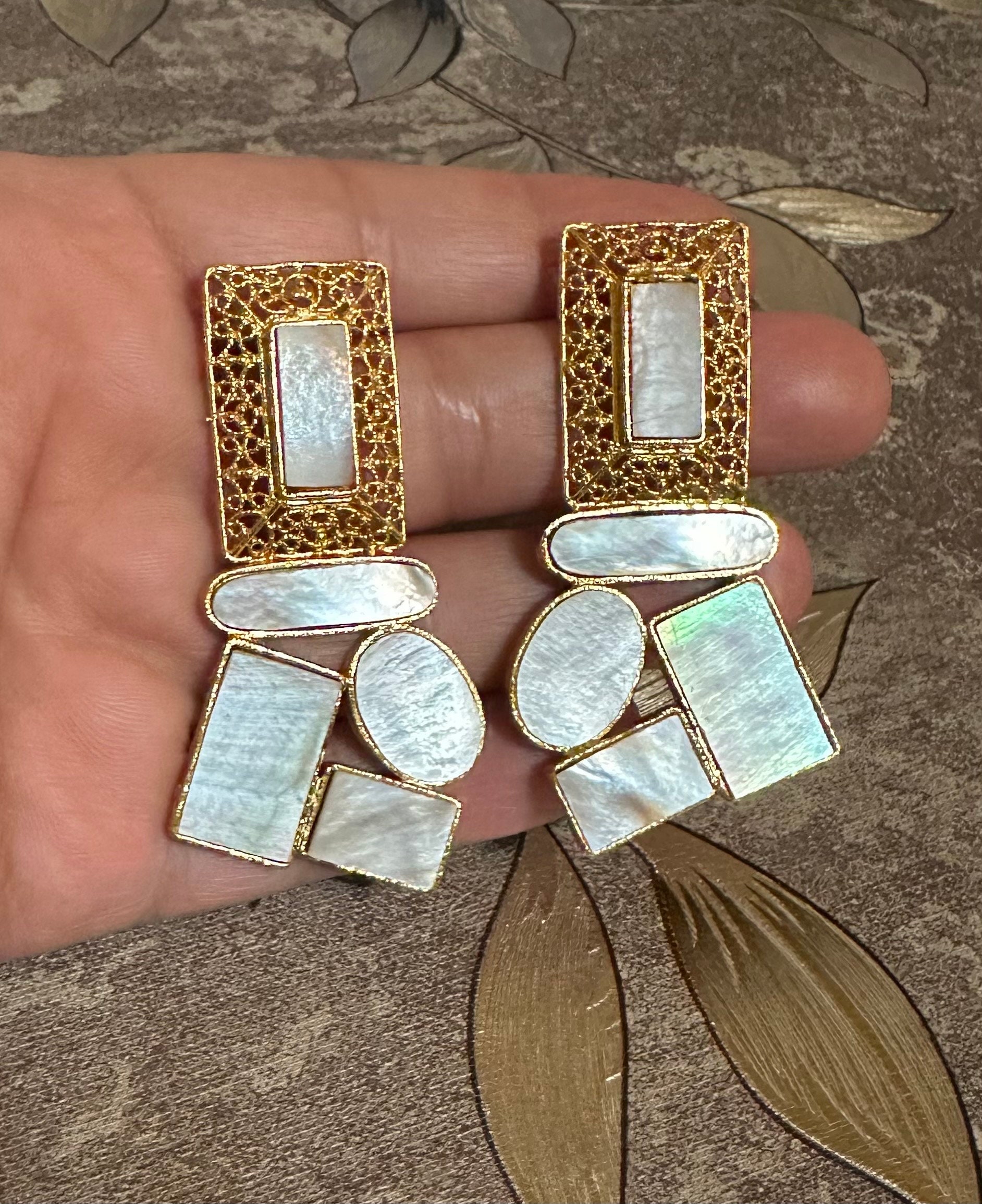 Handmade Kundan Earrings: Antique Gold-Plated Indian Jewelry