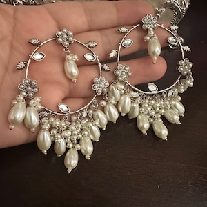 Chandbali earrings, Indian earrings, pakistani earrings, pakistani earrings, Indian jewelry, pakistani jewelry, kundan jewelry, chandbali,