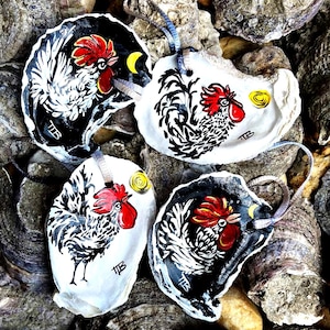 Adorno de gallo de concha de ostra pintado a mano - Key West Decor