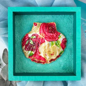 Decoración de conchas marinas/Obra de arte original de conchas marinas/Arte de caja de sombras de conchas marinas/Arte de pared de decoración de estantería de libros vintage/Regalos con temática de playa para su nuevo trabajo