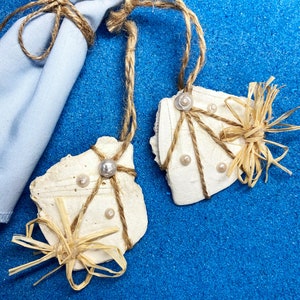Sand Dollar Beach Wedding Favors: Personalized Nautical Decor