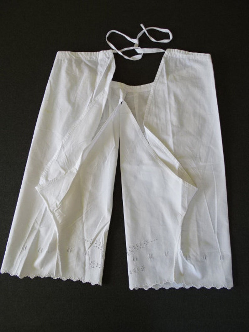 Victorian white cotton unused embroidered cotton bloomers 21387 image 3