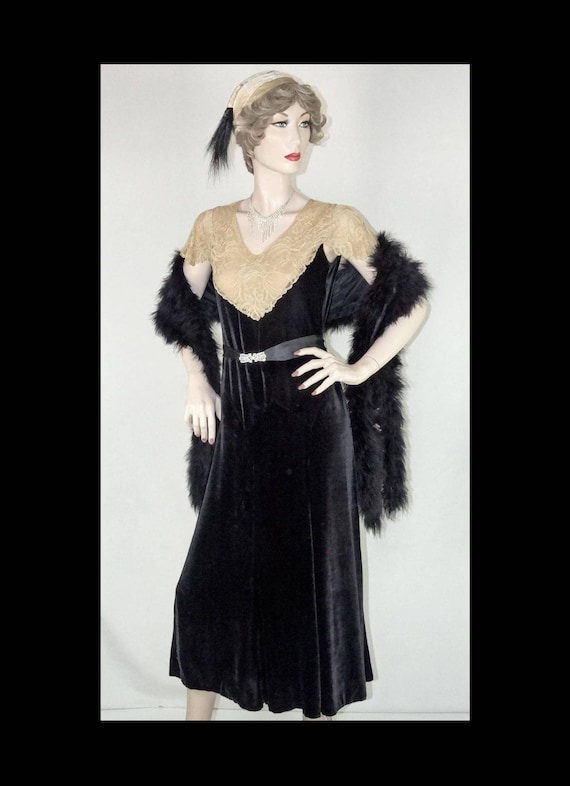 1930s Black Silk Velvet Bias Cut Evening Dress Tam