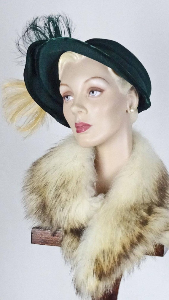 1940s Hat Dark Green Felt Velvet n Feather Tri… Gem