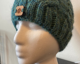 Bonnet en tricot torsadé