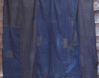 Antikes japanisches Furoshiki aus Boro-Indigo-Baumwolle, groß (199 × 208 cm), Fundstück aus einem Kaufmannshaus in Iwate