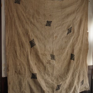 A natural-colored linen furoshiki from around the Meiji period.