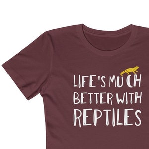 Reptile Lovers Women&#39;s T-Shirt - Gift for Pet Gecko and Terrarium Owners -  Ladies Tee