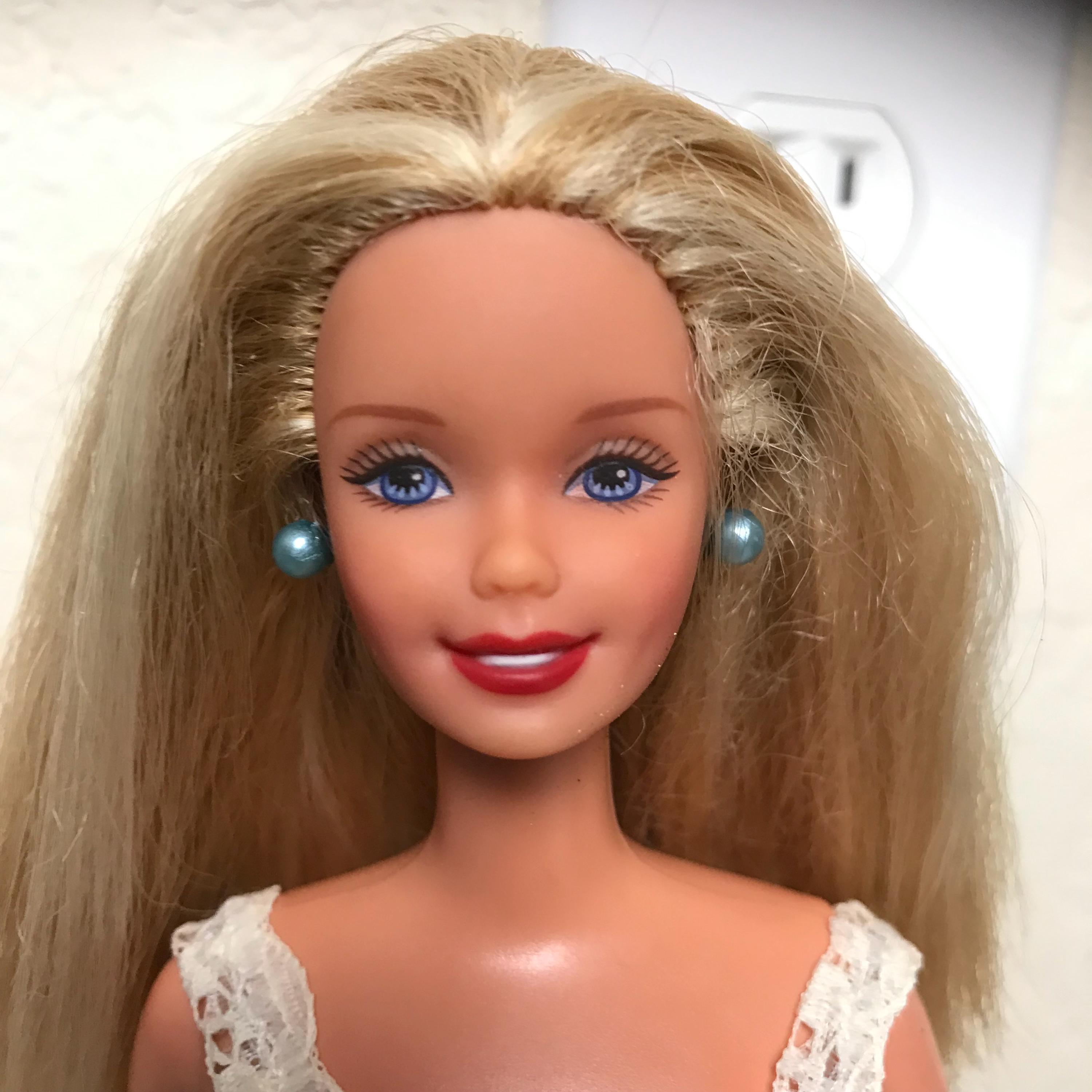 1976 Mattel Laughing Barbie Blonde Hair Blue Eyes Knees Bend