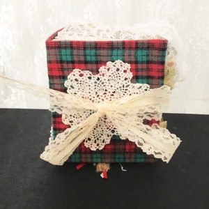 Mini Christmas Junk Journal 6" x 4.5" x 3" Lots of Tags and Pockets 100+ Pages
