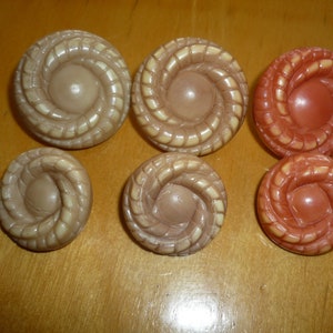 Lot 47 vintage celluloid coat or jacket buttons about 1940 dome rope around nautique 2923 image 5