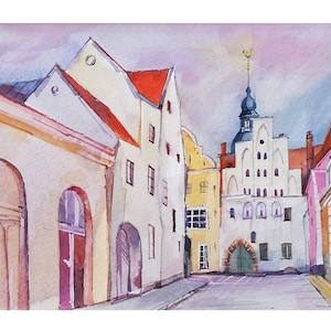 Op de afbeelding: Aquarel schilderij van een Europees stadsplein met gebouwen in tinten wit, geel en roze. De gebouwen hebben rode pannendaken en gewelfde deuropeningen. Een hoge toren met een torenspits en windvaan staat in het midden.
