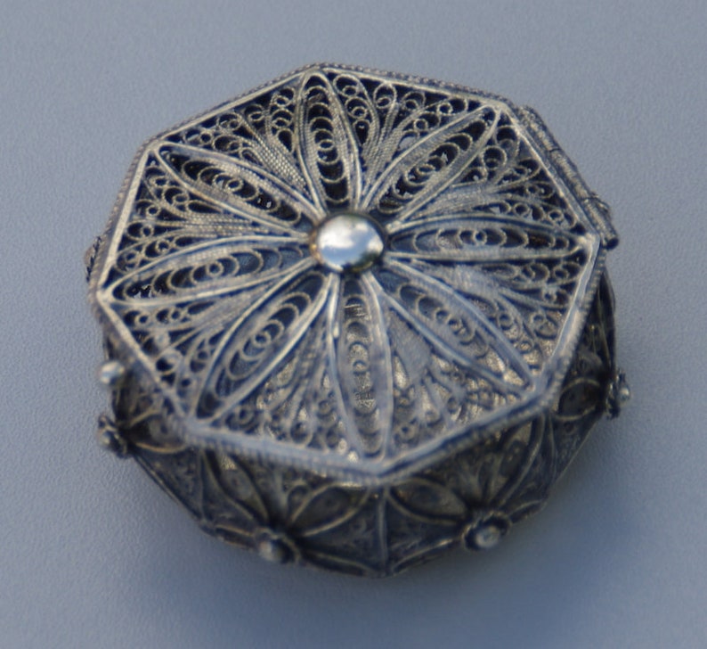 Jewelry box