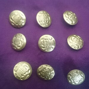 Lot de 9 petit boutons en laiton avec blason armoiries image 2