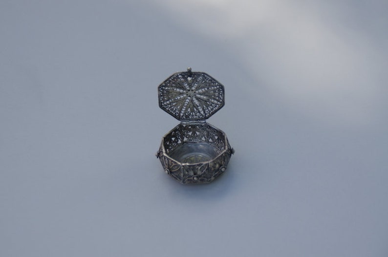 Jewelry box