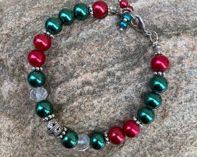 Red & Green Glass Pearl Beaded Bracelet