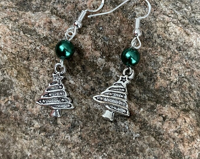Christmas Tree w/Green Pearl Bead Earrings