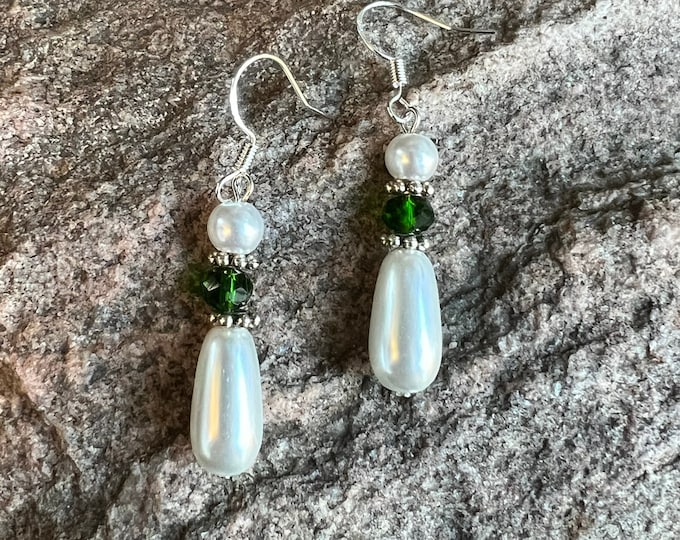 Teardrop Pearl & Green Faceted Bead Earrings | Teardrop Earrings