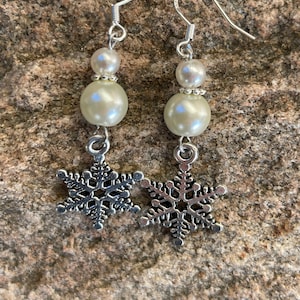 Snowflake & Pearl Earrings | Snowflake Earrings